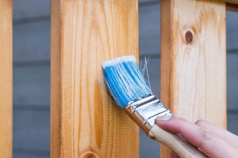 Покрасить деревянный дом снаружи