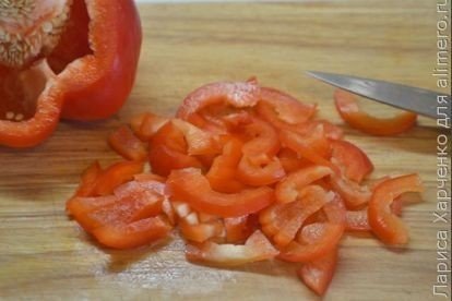 Салат из перца с фетой и помидорами
