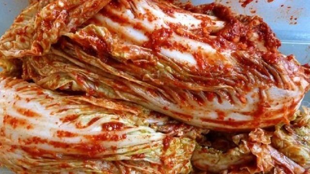 Кимчи по-корейски — традиционный и простой рецепт: из белокочанной капусты, с морковью, с грибами, с анчоусами