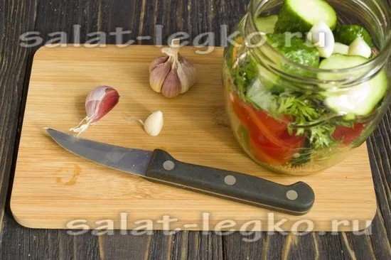 Салат из помидор и огурцов на зиму пальчики оближешь без стерилизации